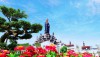 Tượng Phật Tây Bổ Đà Sơn trên đỉnh núi Bà Đen rực sắc hoa
