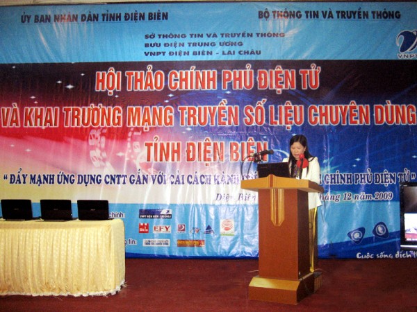 Đ/c Giàng Thị Hoa - Phó Chủ tịch UBND tỉnh phát biểu khai mạc Hội thảo 