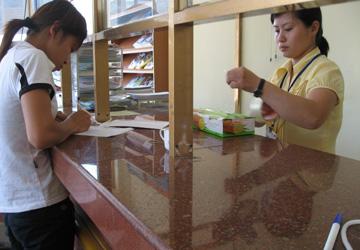 Nhà nước đảm bảo để mọi người dân đều được hưởng các dịch vụ bưu chính phổ cập. 