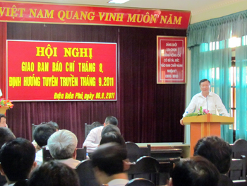Đ/c Nguyễn Thanh Tùng, Phó Bí thư Thường trực Tỉnh ủy, Chủ tịch HĐND tỉnh phát biểu chỉ đạo Hội nghị. Ảnh: TN