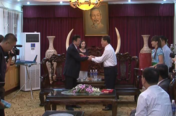 Đồng chí Hoàng Văn Nhân - Ủy viên BTV Tỉnh ủy, Phó Chủ tịch UBND tỉnh tiếp Công sứ Đại sứ quán Thái Lan tại Việt Nam