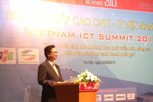Thủ tướng Nguyễn Tấn Dũng phát biểu khai mạc Diễn đàn Việt Nam ICT Summit 2013 diễn ra sáng nay, 20/6/2013 tại Hà Nội. Ảnh: X.B