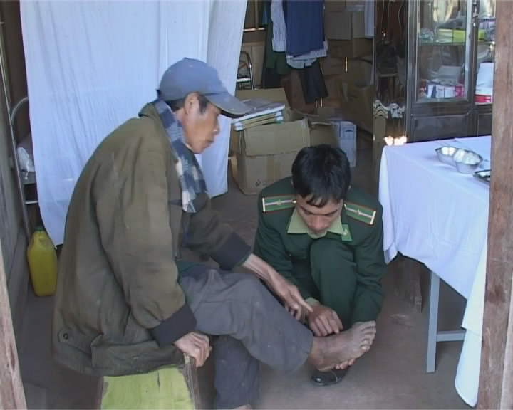 Y sỹ Lương Văn Cửu, Trạm kết hợp dân quân y Nậm Chua 5 thăm khám cho ông Vàng A Cớ