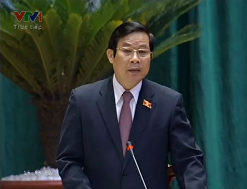 Bộ trưởng Nguyễn Bắc Son trả lời chất vấn .Ảnh ( Nguồn: Internet)