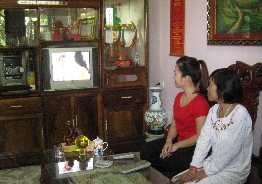 Gia đình bà Phạm Thị Thành số nhà 208, phố 5, phường Thanh Bình, TP Điện Biên Phủ sử dụng dịch vụ của VTV cab từ năm 2010. Ảnh : Minh Vũ