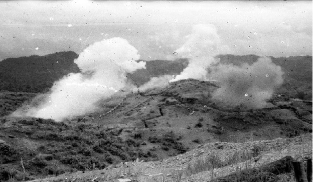 13/3/1954, ngày mở đầu chiến dịch Điện Biên Phủ, đạn pháo của ta đã bắn trúng nhiều vị trí của địch trên đồi Him Lam, Độc Lập, Bản Kéo. (Ảnh tư liệu: TTXVN)