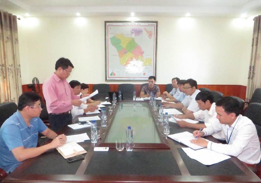 Đoàn Kiểm tra làm việc với UBND huyện Mường Ảng (ảnh: Xuân Dũng)