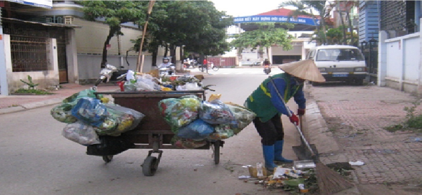 Đổ rác đúng nơi quy định, một hành động nhỏ góp phần bảo vệ môi trường (ảnh: Kiều Trang)