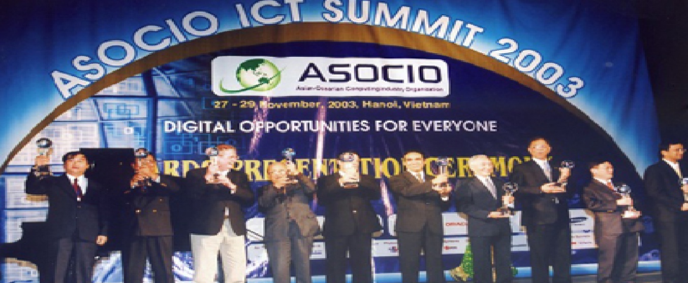 Năm 2003 là lần đầu tiên Việt Nam đăng cai tổ chức Diễn đàn cấp cao CNTT châu Á, châu Đại Dương - ASOCIO ICT Summit. (Ảnh: Internet)