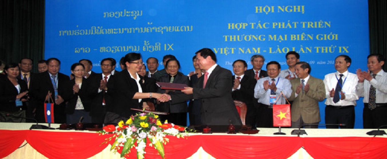 Bộ trưởng Bộ Công Thương 2 nước: Việt Nam – Lào ký kết bản ghi nhớ. ảnh: Việt Đức