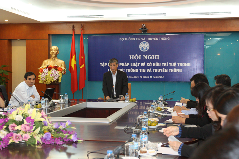 Thứ trưởng Bộ TT&TT Nguyễn Thành Hưng phát biểu khai mạc Hội nghị.