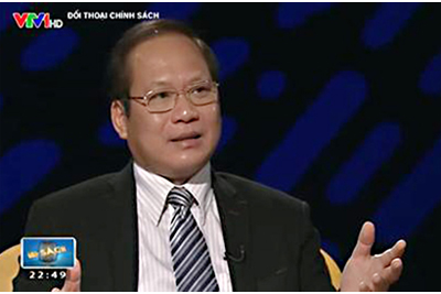 Thứ trưởng Trương Minh Tuấn trả lời trong chương trình ""Đối thoại và Chính sách" trên VTV1