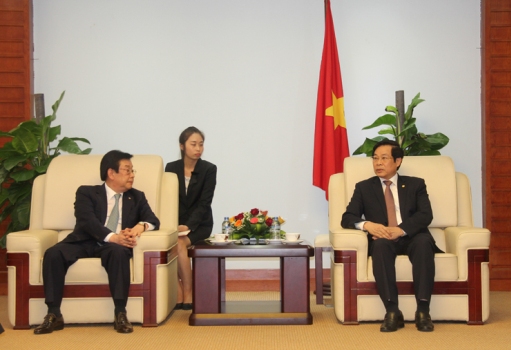 Bộ trưởng Nguyễn Bắc Son tiếp Tổng Giám đốc Tập đoàn bảo hiểm Dongbu