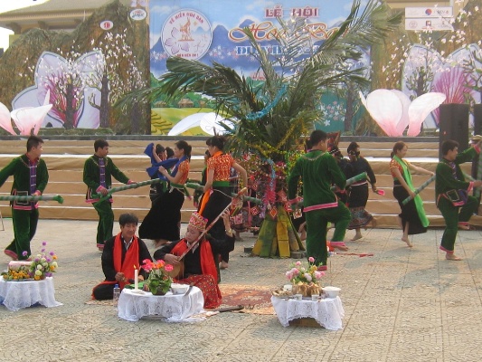 Trong những năm qua tỉnh Điện Biên đã tiến hành phục dựng, giới thiệu  một số Lễ hội truyền thống của các dân tộc trên địa bàn.