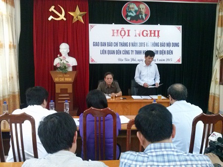 Đồng chí Lê Thành Đô – Phó Chủ tịch UBND tỉnh thông báo tóm tắt kết quả xử lý vụ việc Công ty TNHH Hoàng Lâm Điện Biên.
