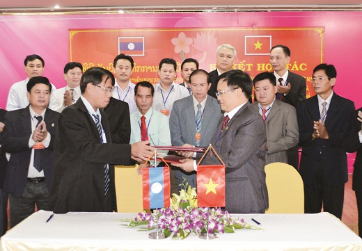 Sở Công Thương Điện Biên ký kết hợp tác thương mại - du lịch với các tỉnh Bắc Lào.