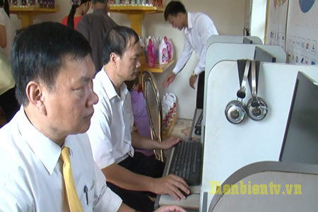 Điểm văn hóa xã kinh doanh đa dịch vụ tại xã Pom Lót, huyện Điện Biên là một trong 232 điểm Bưu điện văn hóa xã được triển khai thí điểm trên toàn quốc.