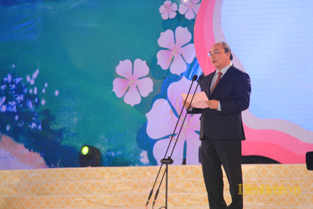 Đồng chí Nguyễn Xuân Phúc - Ủy viên Bộ Chính trị, Phó Thủ tướng Chính Phủ phát biểu tại buổi Lễ khai mạc Lễ hội Hoa Ban