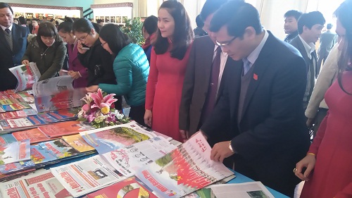 Gian trưng bày các ấn phẩm báo in của Báo Điện Biên Phủ tại Hội Báo Xuân Điện Biên 2016