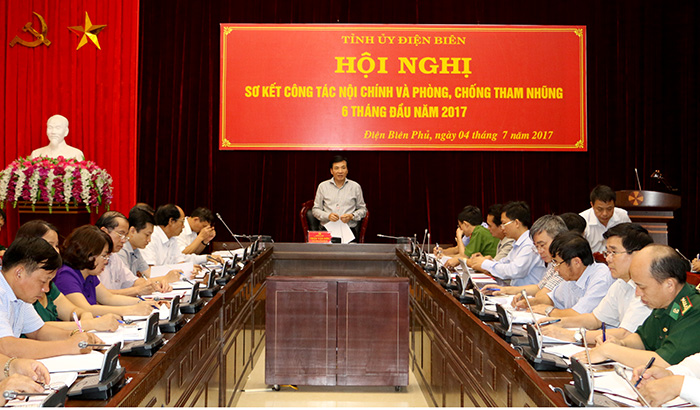 Bí Thư Tỉnh ủy Trần Văn Sơn phát biểu chỉ đạo tại hội nghị.