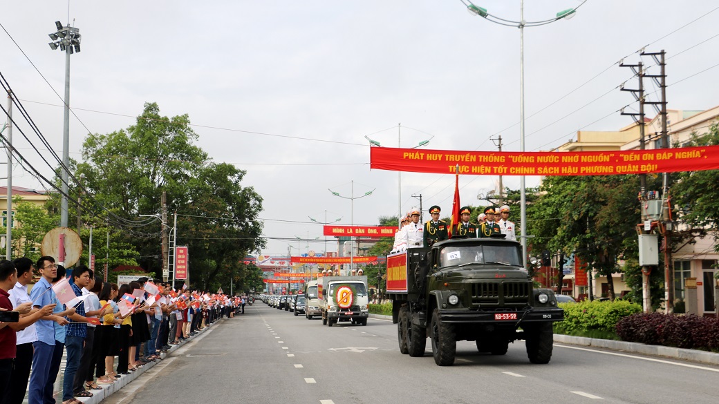 Đón nhận, truy điệu và an táng 12 hài cốt liệt sĩ quân tình nguyện Việt Nam hy sinh tại nước bạn Lào