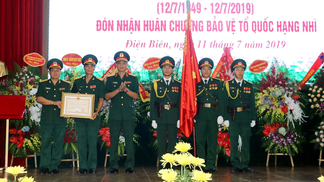 Kỷ niệm 70 năm Ngày truyền thống lực lượng vũ trang tỉnh và đón nhận Huân chương bảo vệ Tổ quốc hạng Nhì