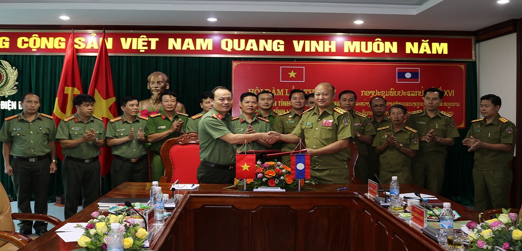 Hội đàm thường niên với an ninh 3 tỉnh Luông Phra Bang, U Đom Xay và Xay Nhạ Bu Ly (CHDCND Lào)