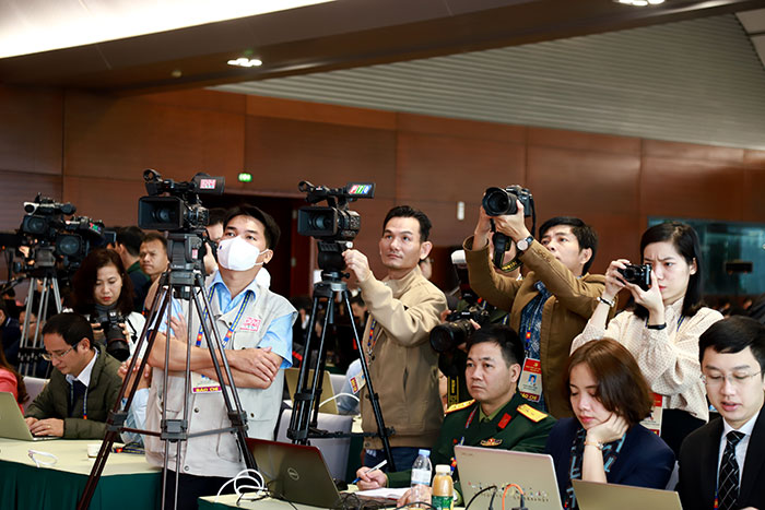 Gần 500 phóng viên, kỹ thuật viên tác nghiệp tại Trung tâm Báo chí phục vụ Đại hội XIII của Đảng