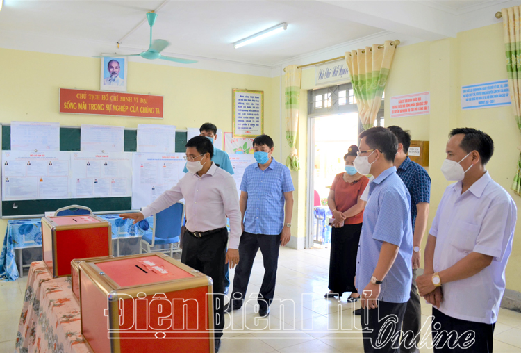 Bí thư Tỉnh ủy Nguyễn Văn Thắng kiểm tra công tác chuẩn bị bầu cử tại Mường Phăng và Nà Nhạn