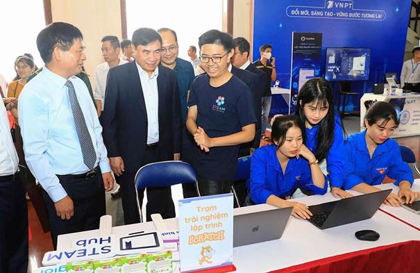 Điện Biên triển khai phong trào “Bình dân học vụ số”: Phổ cập kiến thức, kỹ năng số cho người dân