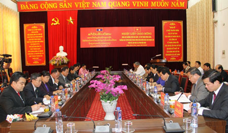Đoàn đại biểu Ban Tuyên huấn Trung ương Đảng Nhân dân Cách mạng Lào làm việc với lãnh đạo tỉnh Điện Biên.