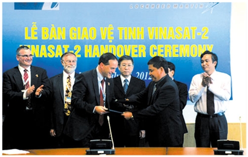 Lễ bàn giao vệ tinh VINASAT-2 cho VNPT.